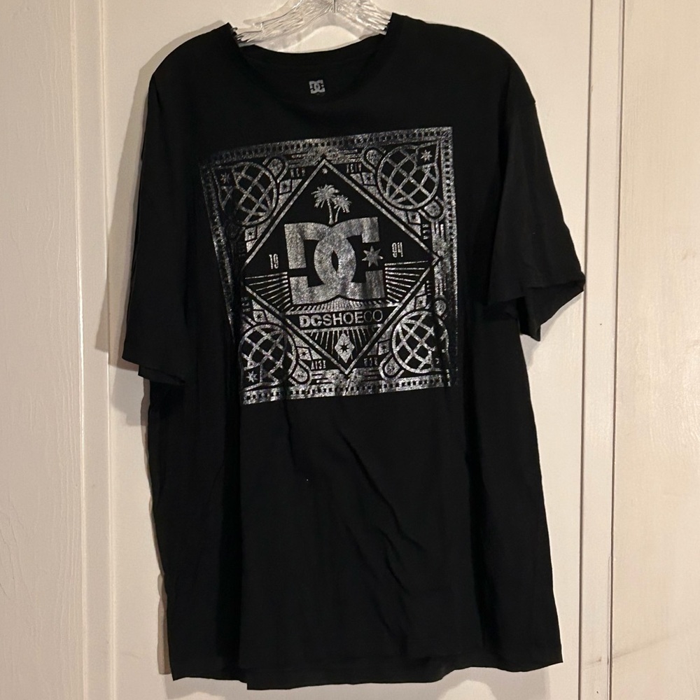 Vintage Y2K DC Skateboards Center Logo Faded Streetwear Skate Shirt Size XL